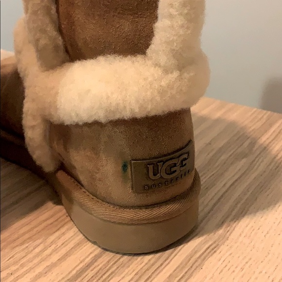 Uggs size 7 - Picture 3 of 3